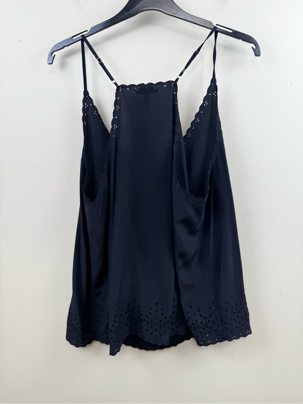 Joie 100% silk black V neck camisole large - Picture 9 of 11